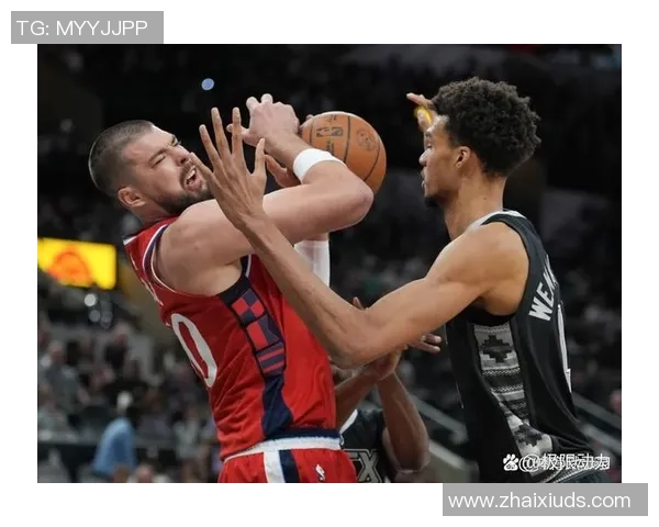 马刺与灰熊季后赛第六场激战回顾双方争夺激烈悬念迭起